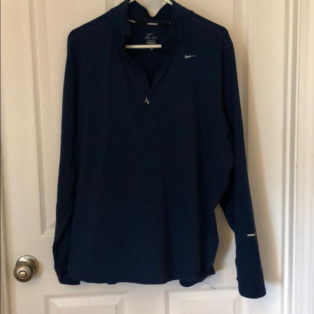 Men’s Nike pullover dri fit size XL